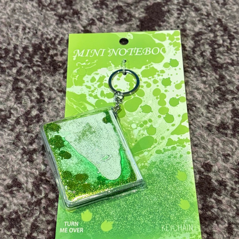 NEW * Urban Outfitters Green Liquid Glitter Keychain Mini Notebook BRAT 90s NWT - Picture 3 of 7